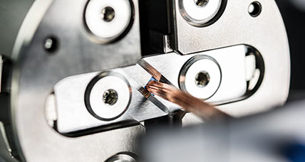 ハーネス加工装置